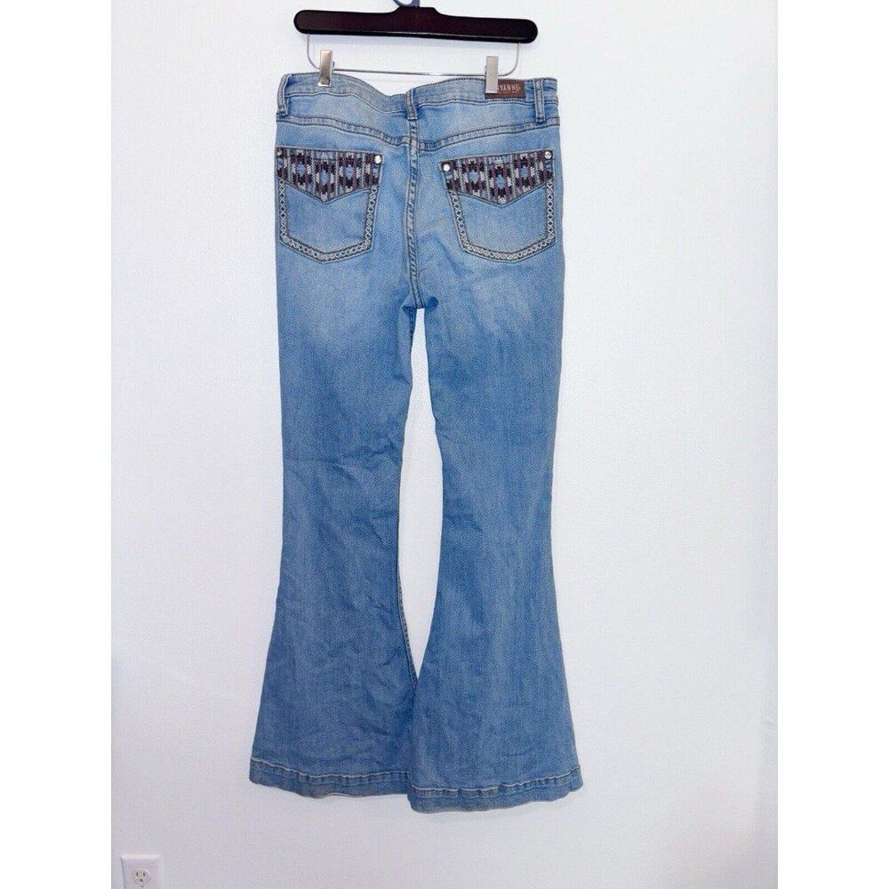 Shyanne Flare Leg Embroidered Jeans Rhinestone Accents Size 33W 34L